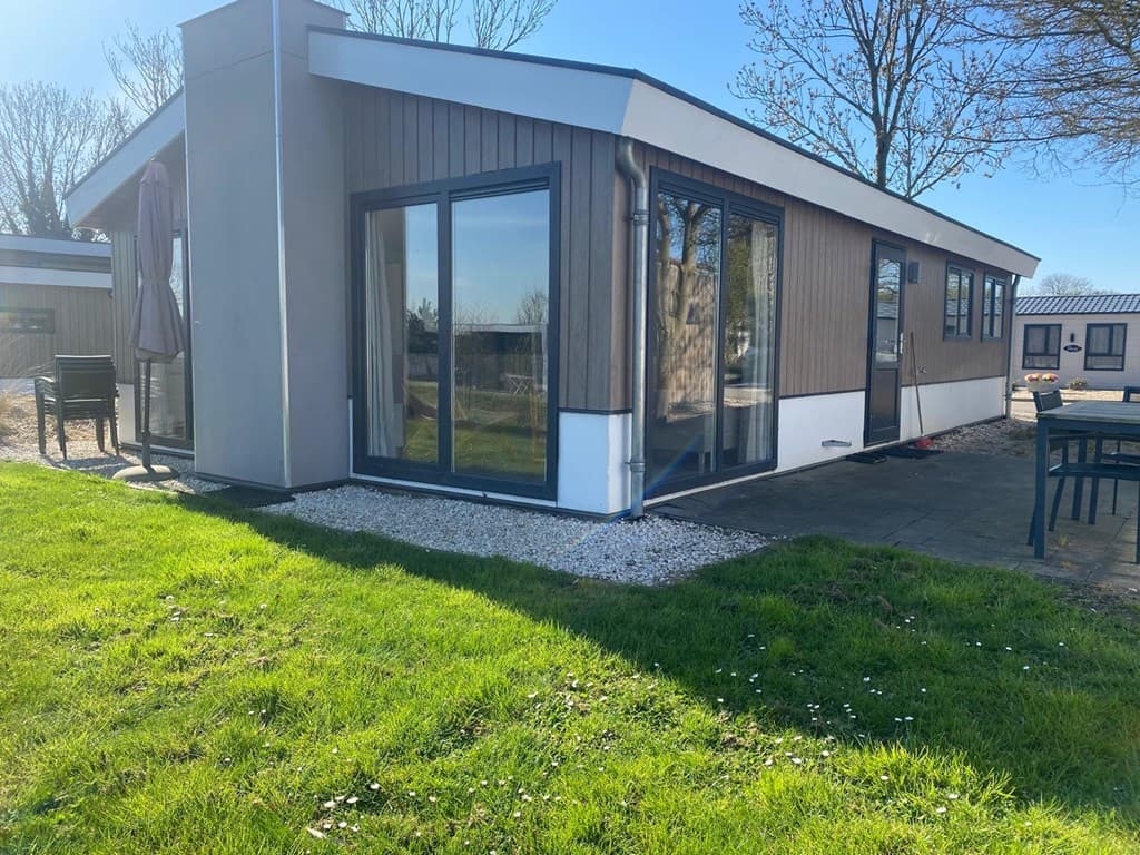 Woning op EuroParcs Resort Poort Van Zeeland in Hellevoetsluis