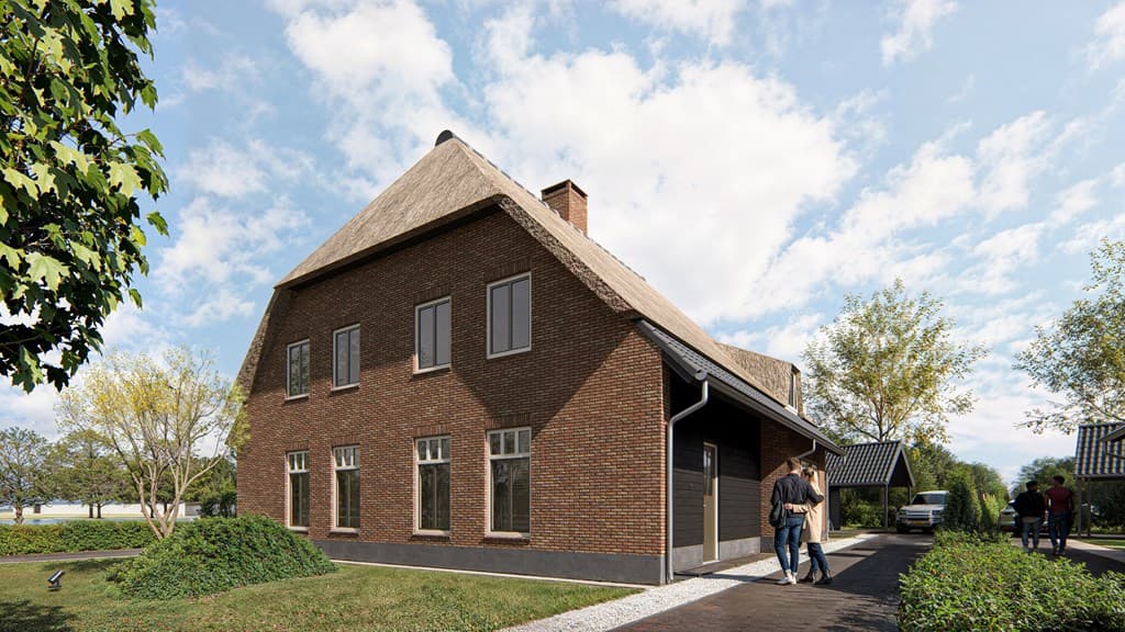 Hoekwoning met rieten dak en bakstenen gevel, omgeven door groen en een oprit met een parkeerplaats.