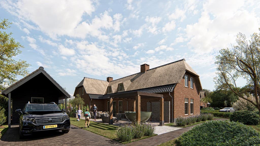 Moderne woning met rietgedekte daken, een terras en een zwarte carport in een groene omgeving met enkele mensen buiten