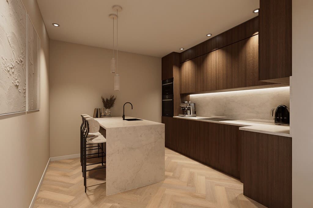 Moderne keuken met houten kasten, marmeren werkblad en een barches met stoelen tegen een lichte muur.